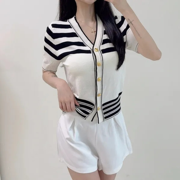 FA36573# 夏季冰丝针织衫女气质V领短袖单排扣修身短款开襟衫上衣女 服裝批發女裝批發服飾貨源