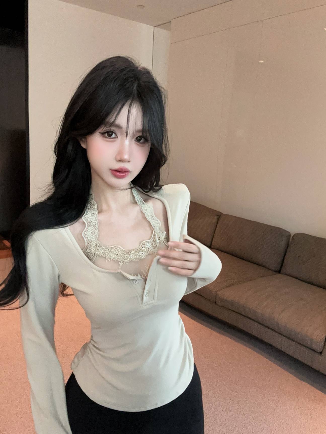 MY16766# 新款辣妹挂脖蕾丝花边胸前扣子设计收腰气质正肩打底衫女女裝貨源服裝批發