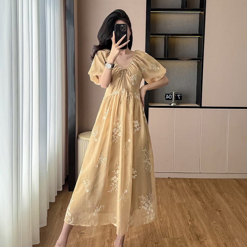 MY7222# 实拍法式V领泡泡袖连衣裙女夏轻奢高级感减龄收腰显瘦刺绣长裙