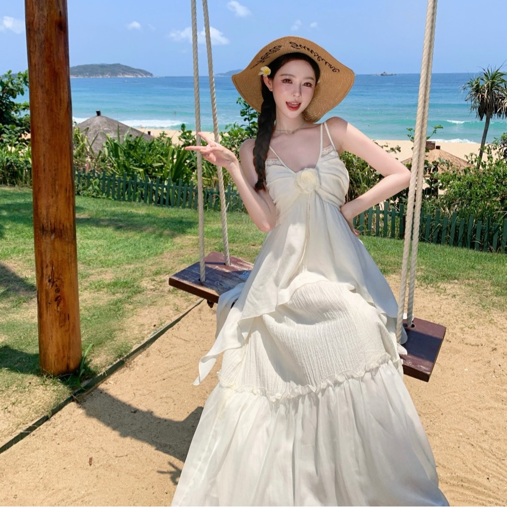 夏日度假燒花胸針高級感連衣裙神女白色吊帶裙