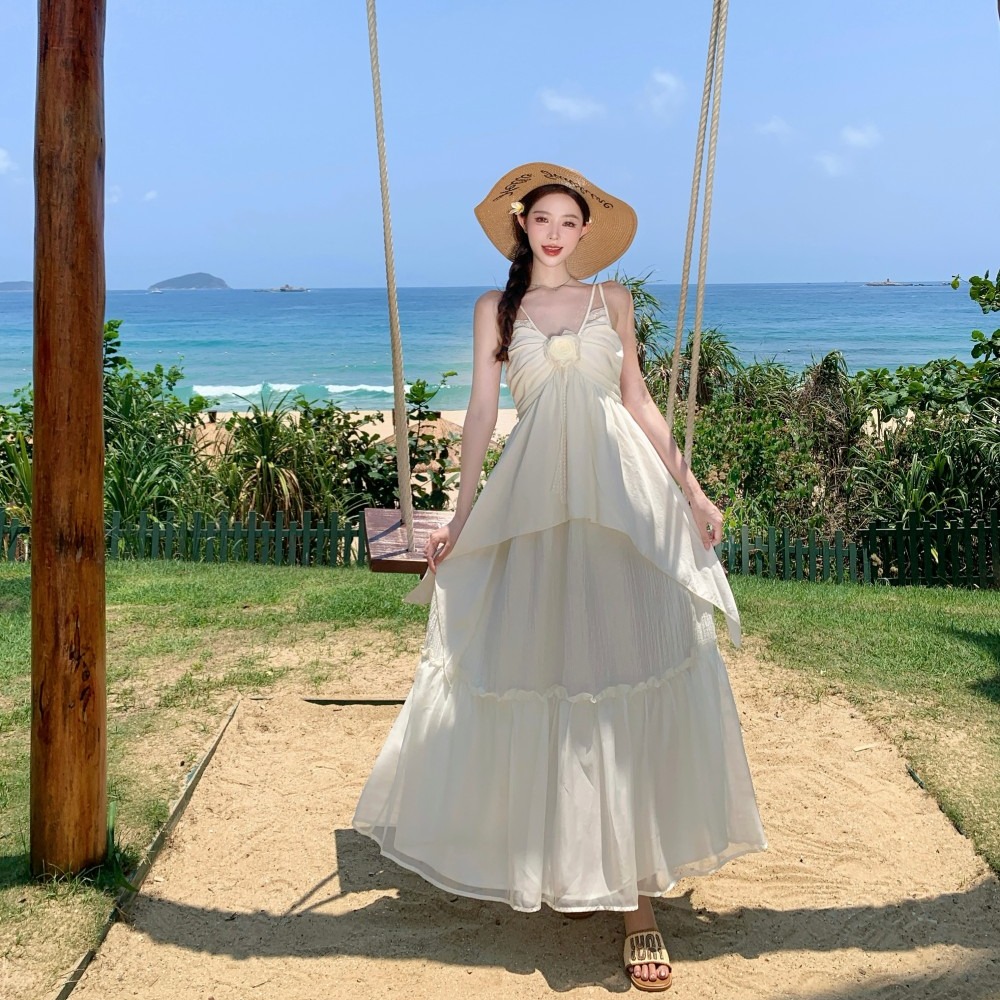 夏日度假燒花胸針高級感連衣裙神女白色吊帶裙