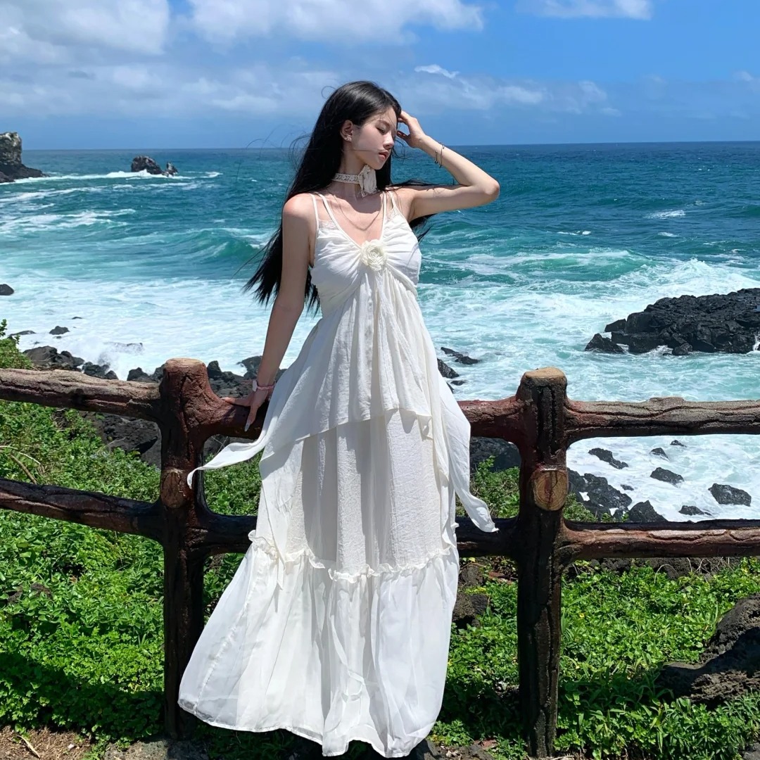 夏日度假燒花胸針高級感連衣裙神女白色吊帶裙