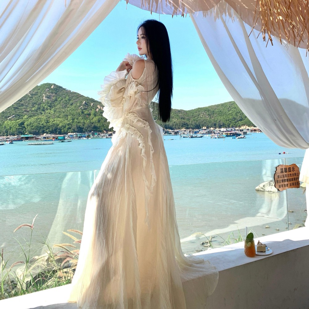 實拍章若楠同款法式露肩女神范連衣裙絕美收腰禮服旅游度假長裙