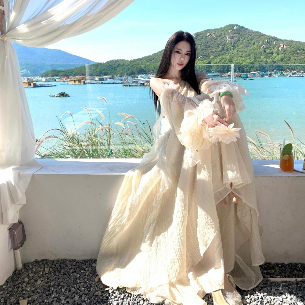實拍章若楠同款法式露肩女神范連衣裙絕美收腰禮服旅游度假長裙