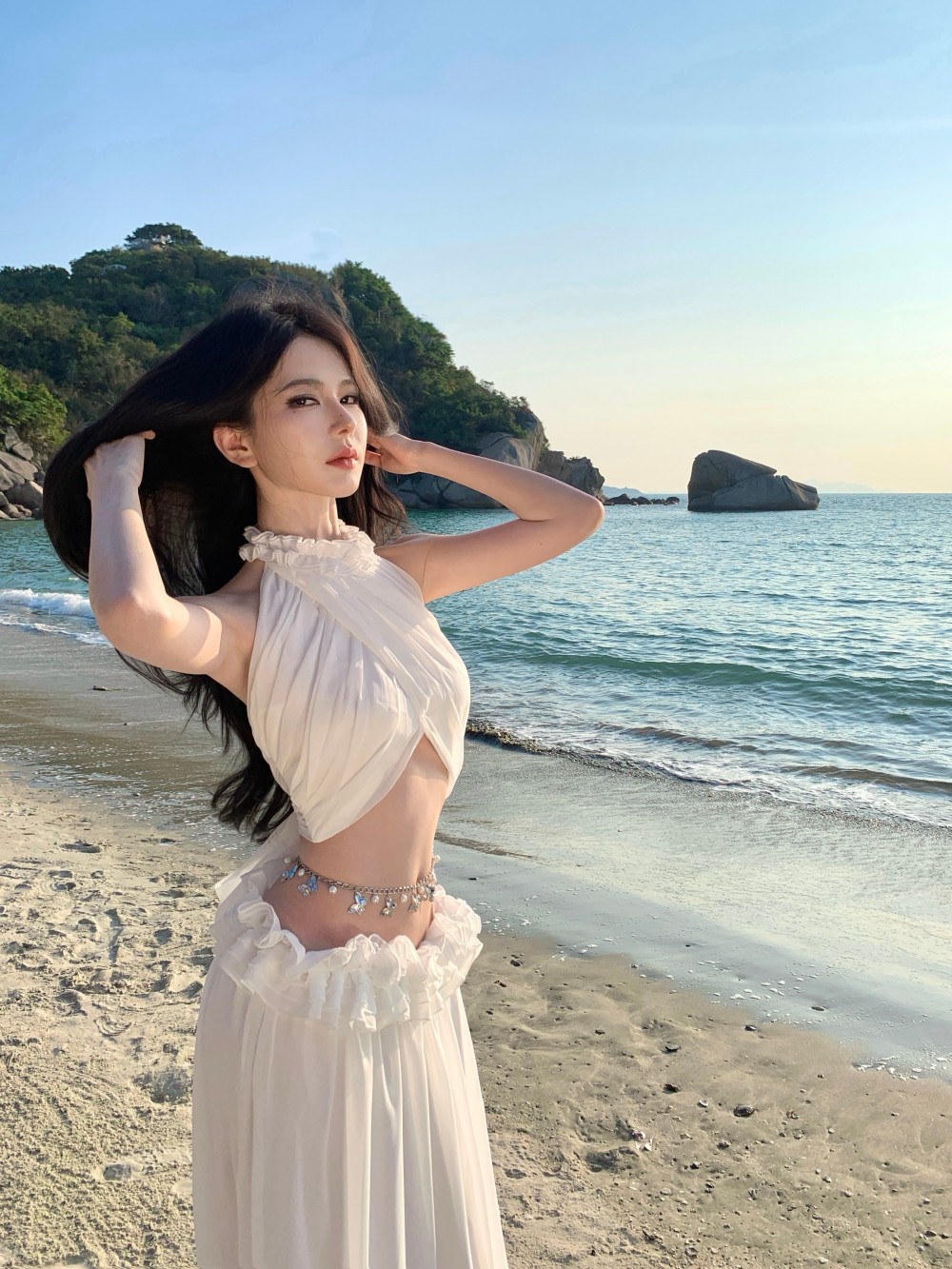 度假套裝女氣質名媛純欲性感交叉掛脖上衣立體花朵大擺長裙兩件套