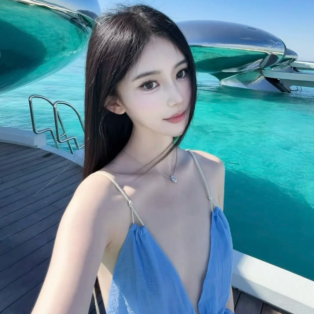 法式高級感深V鏤空掛脖露背連衣裙性感褶皺度假長裙夏