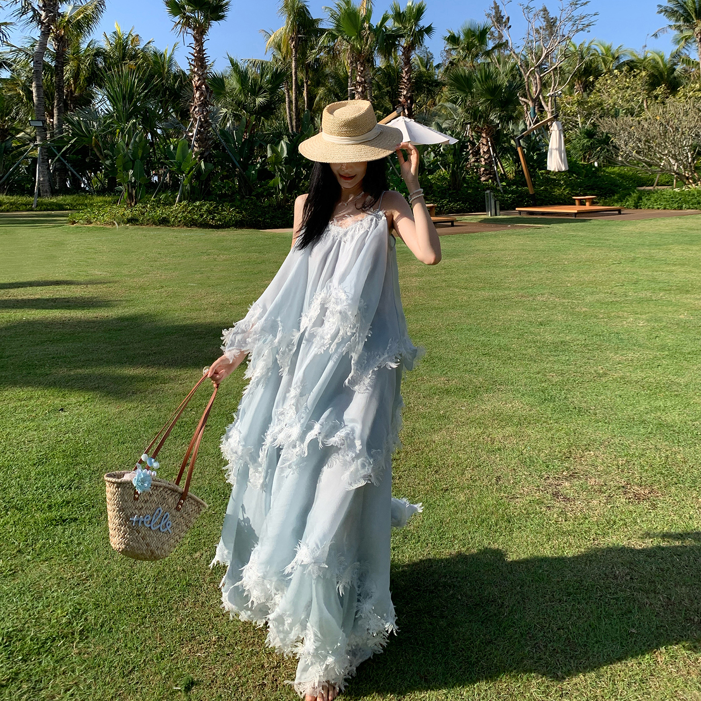法式蕾絲大擺連衣裙女溫柔風仙女度假顯瘦蛋糕吊帶裙