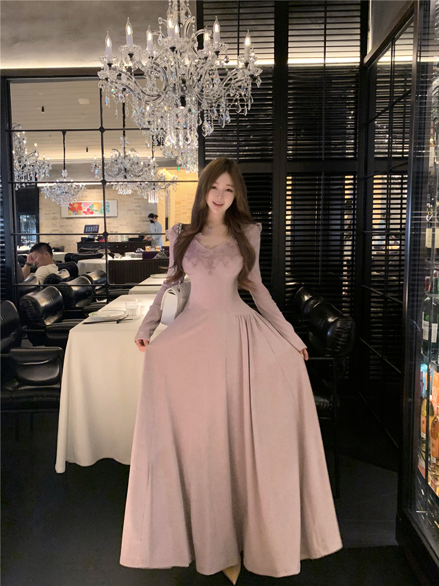 實拍復古性感V領溫柔蕾絲花邊大擺連衣裙收腰顯瘦長裙女