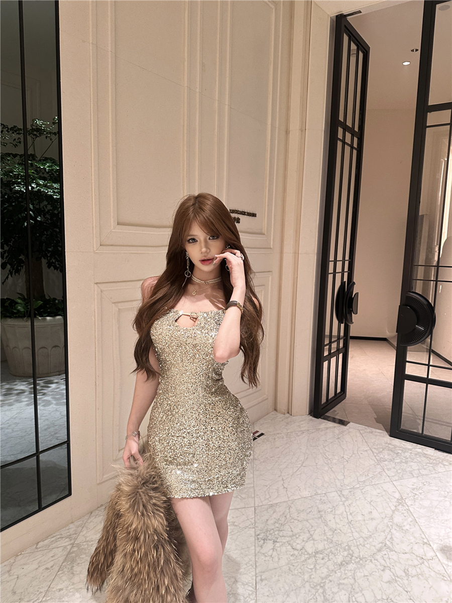 實拍春裝復古性感氛圍感超閃鏤空純欲吊帶連衣裙包臀短裙女