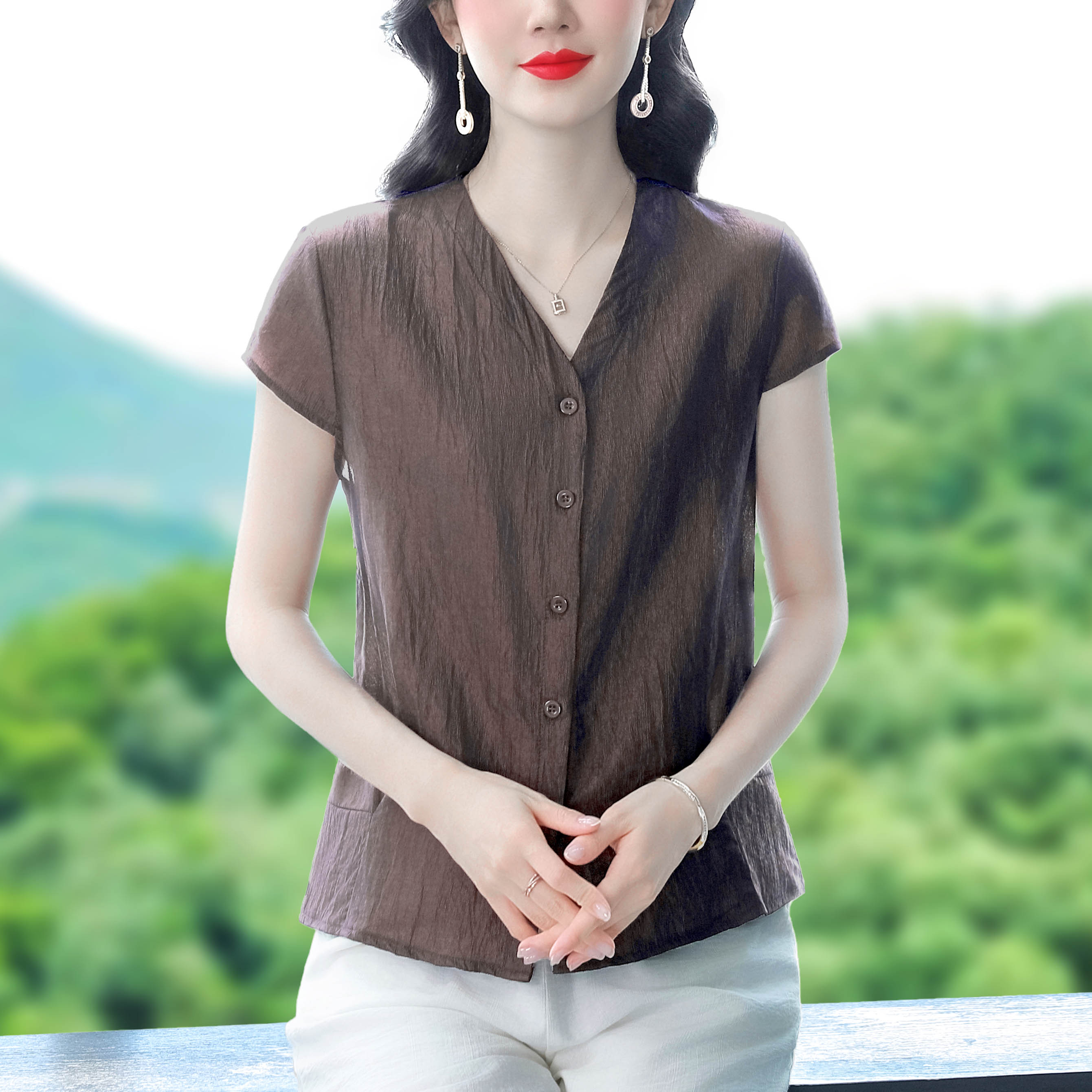 2025夏季新款時尚簡約法式氣質V領飛飛袖上衣醋酸冰涼絲舒適百搭