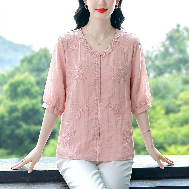 夏季新款大碼女裝棉麻上衣時尚重工刺繡V領五分袖小衫寬松透氣