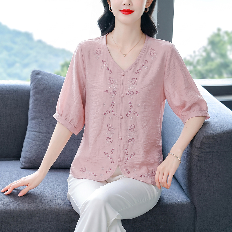 夏季新款大碼女裝重工刺繡小衫V領短袖上衣寬松透氣套頭襯衫