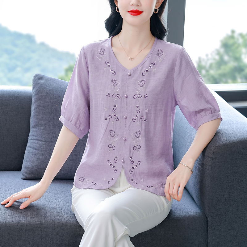 夏季新款大碼女裝棉麻上衣寬松透氣刺繡小衫短袖V領媽媽裝