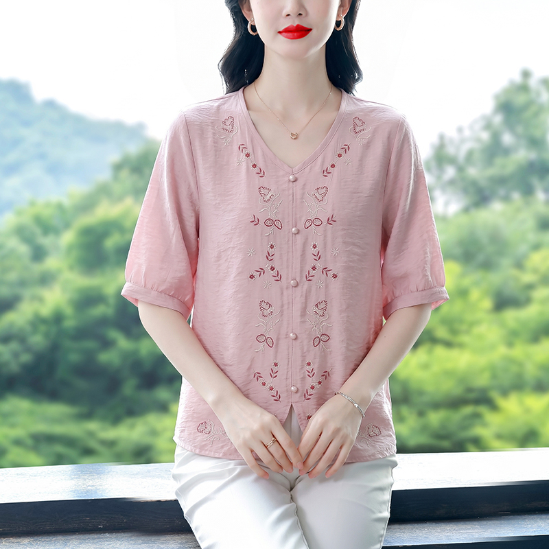 夏季新款大碼女裝棉麻上衣寬松透氣刺繡小衫短袖V領媽媽裝