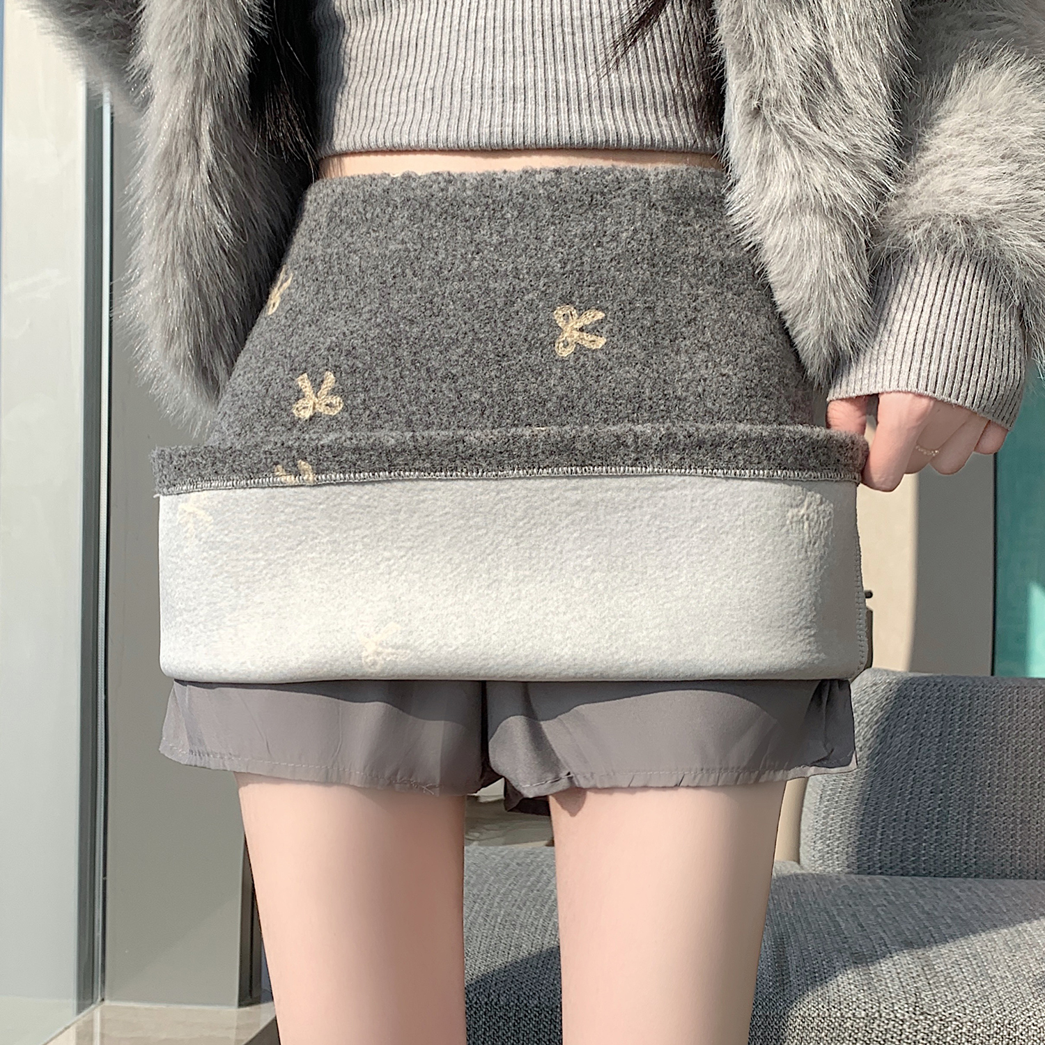 實拍~防走光高腰包臀半身裙女秋冬刺繡蝴蝶結短裙氛圍感毛呢裙子
