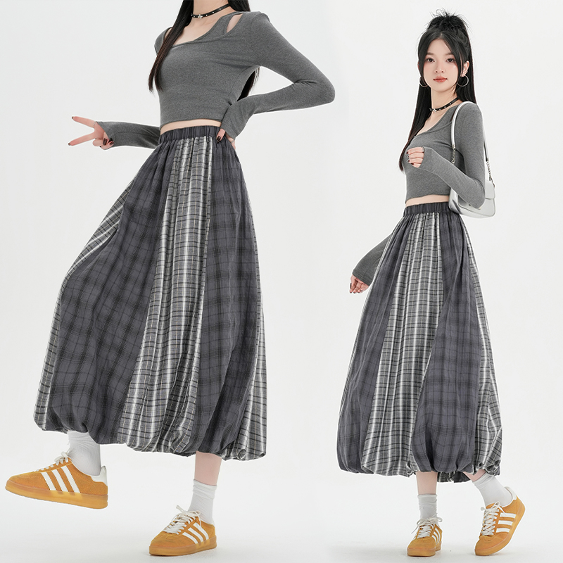 實拍復古格紋拼接設計感花苞半身裙女新款松緊高腰顯瘦a字蓬蓬裙