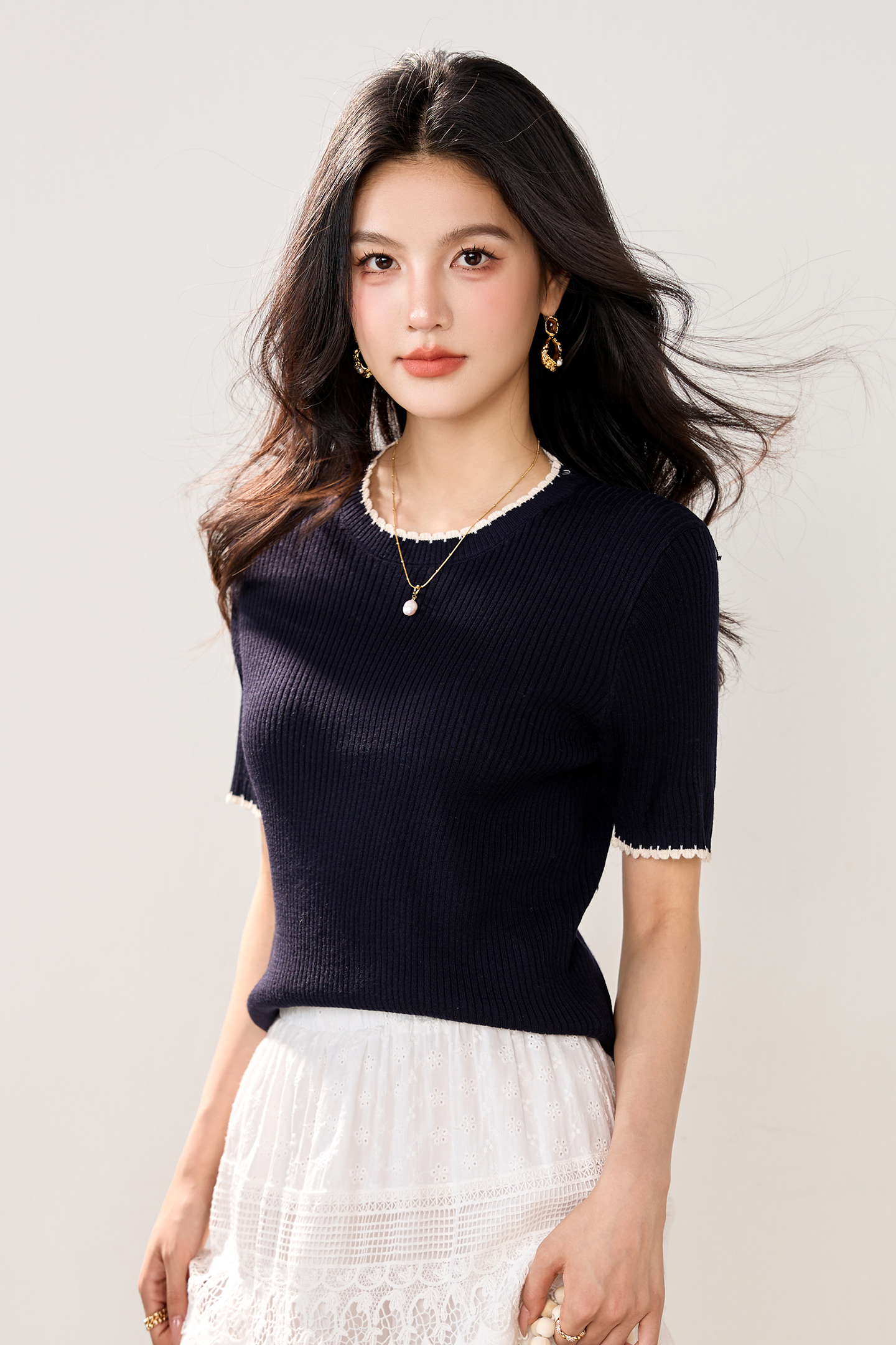 實拍春夏新款冰絲藏青色短袖針織衫女小香風圓領套頭撞色短款體恤