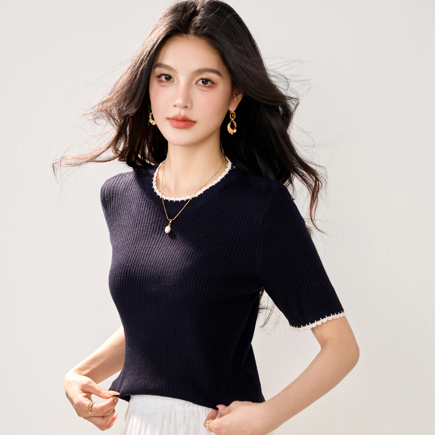 實拍春夏新款冰絲藏青色短袖針織衫女小香風圓領套頭撞色短款體恤