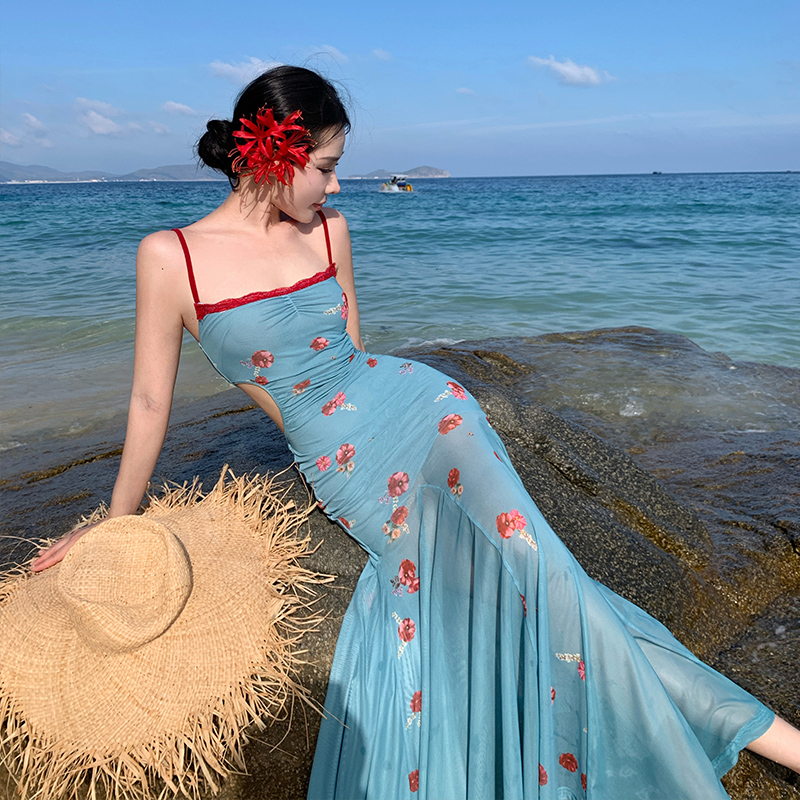 尼羅河花園海邊度假蕾絲吊帶連衣裙女夏收腰顯瘦包臀裙長裙