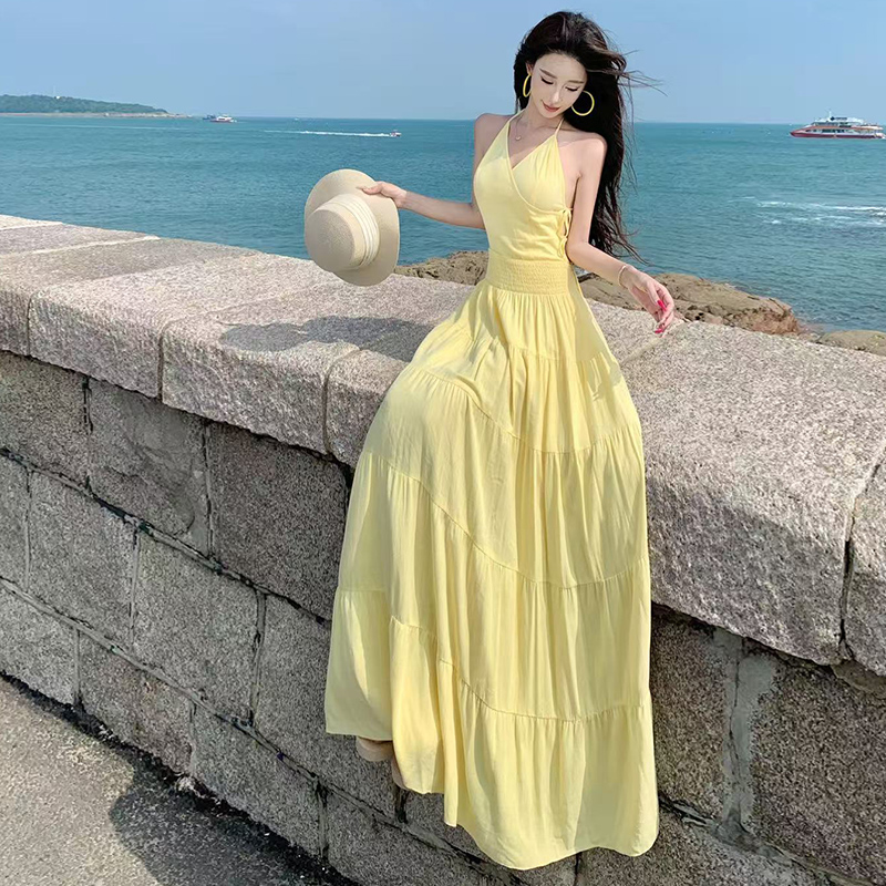 度假風掛脖綁帶連衣裙女夏立體顯瘦a字裙露背性感長裙子
