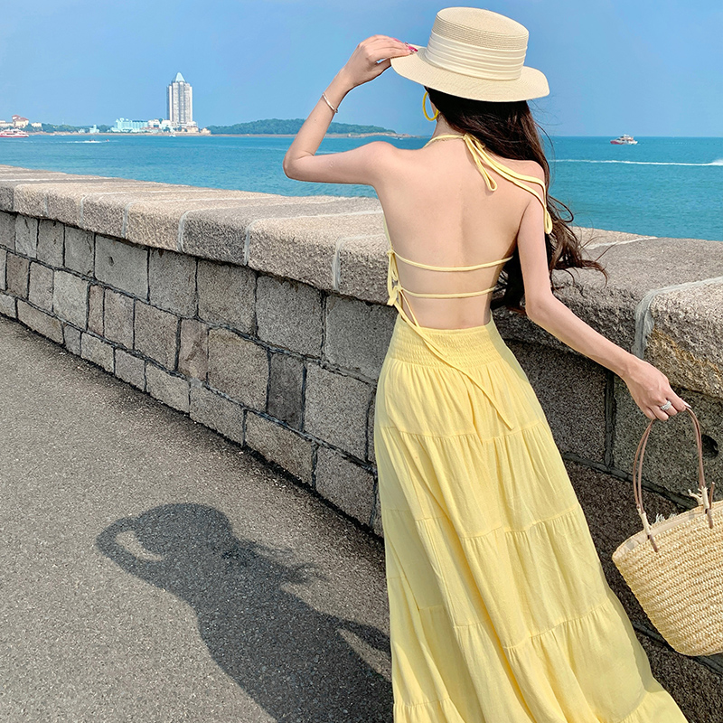 度假風掛脖綁帶連衣裙女夏立體顯瘦a字裙露背性感長裙子