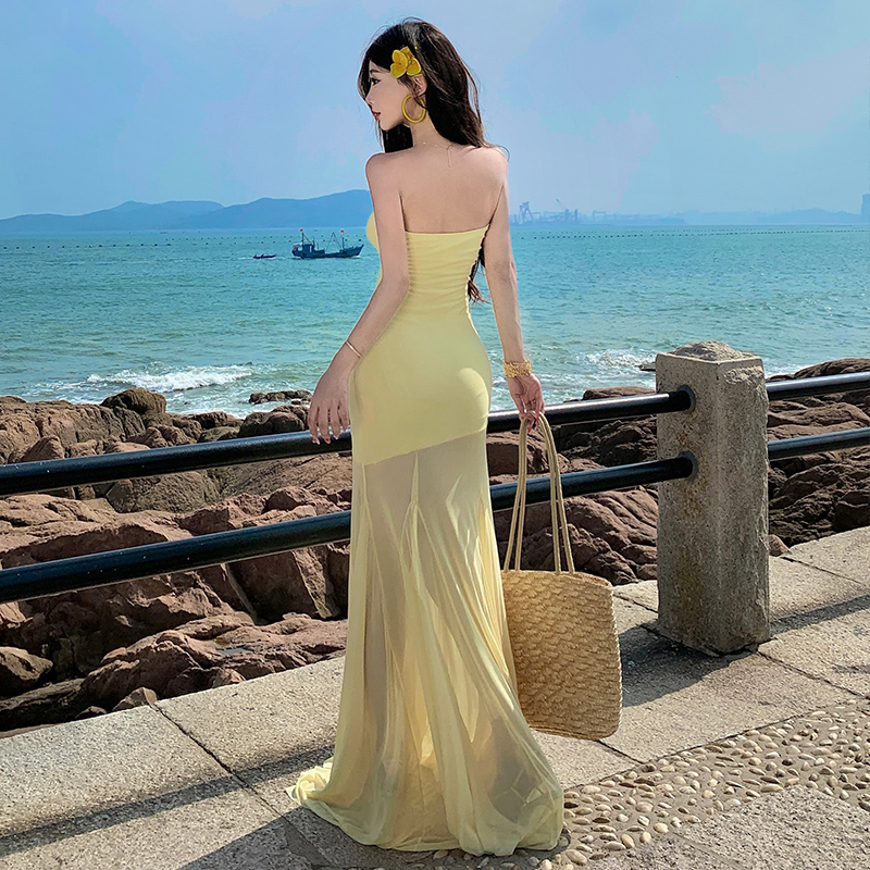 法式黃色網紗抹胸連衣裙女夏季性感辣妹度假風收腰包臀魚尾長裙子