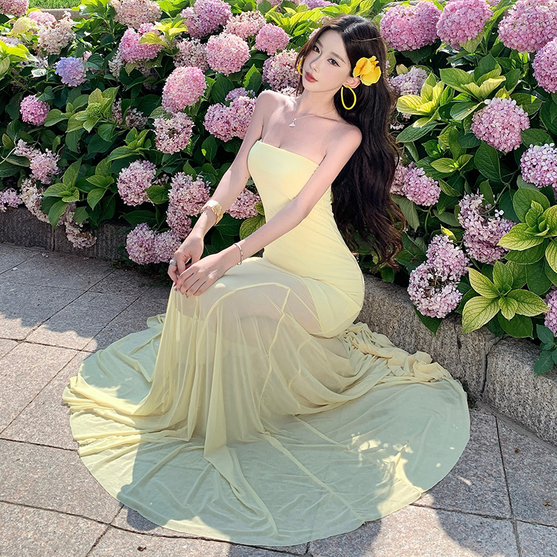 法式黃色網紗抹胸連衣裙女夏季性感辣妹度假風收腰包臀魚尾長裙子