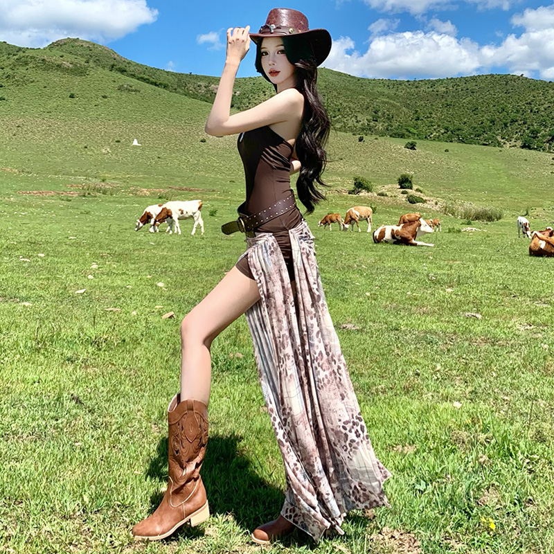 2025夏季新款高腰顯瘦辣妹褶皺拼接豹紋掛脖長款連衣裙女