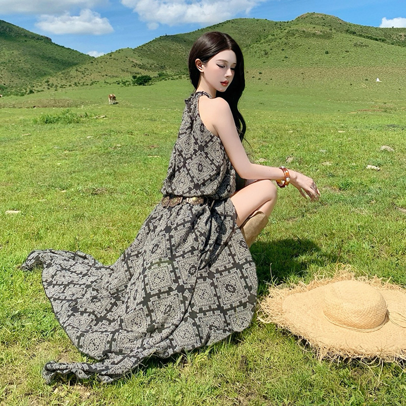 法式復古印花不規則掛脖連衣裙女夏季海邊度假風設計感收腰短裙子