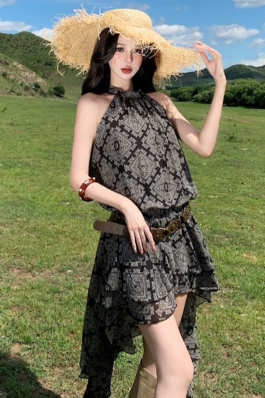 法式復古印花不規則掛脖連衣裙女夏季海邊度假風設計感收腰短裙子