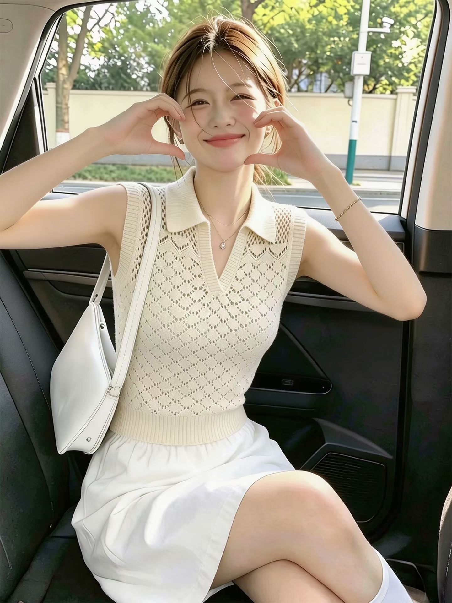 絕美polo領鏤空白色針織上衣女2026年夏季小眾無袖短袖T恤女鉆桿