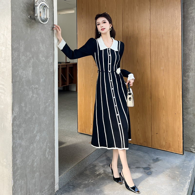 法式小香風名媛時尚針織連衣裙女秋冬立體花朵綁帶收腰單排扣長裙