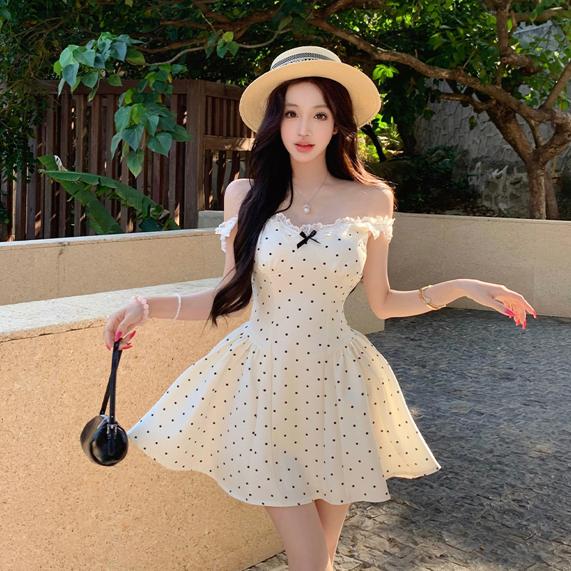 純欲辣妹氣質波點連衣裙女夏季新款蕾絲收腰顯瘦蓬蓬短裙設計感潮