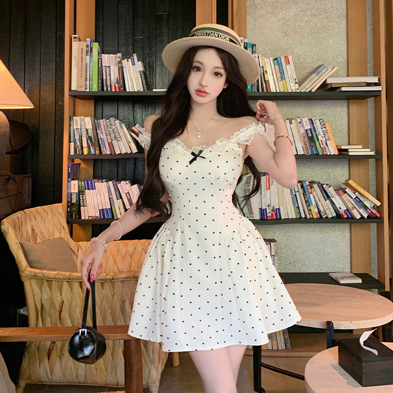 純欲辣妹氣質波點連衣裙女夏季新款蕾絲收腰顯瘦蓬蓬短裙設計感潮