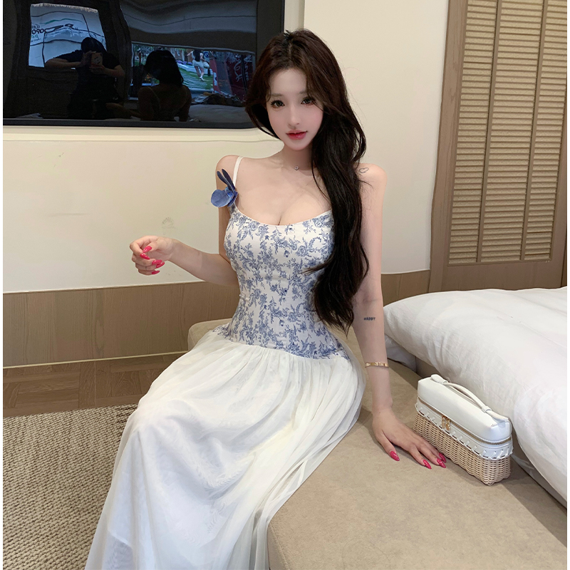 法式miu系青花瓷印花拼接吊帶連衣裙女收腰大擺度假風網紗長裙潮