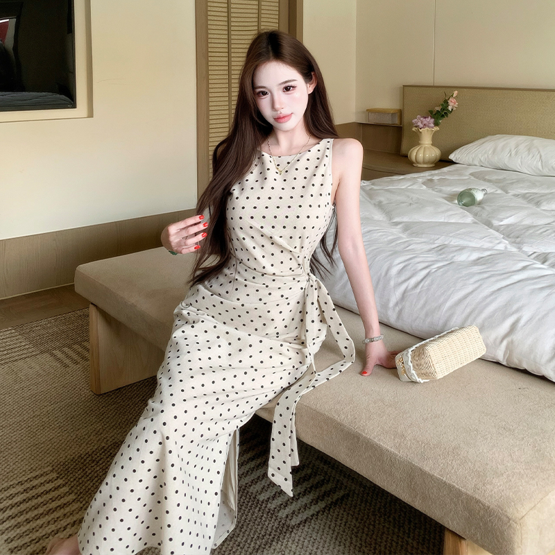 特別漂亮掐腰亞麻無袖收腰波點背心連衣裙女高級感氣質長裙2026夏
