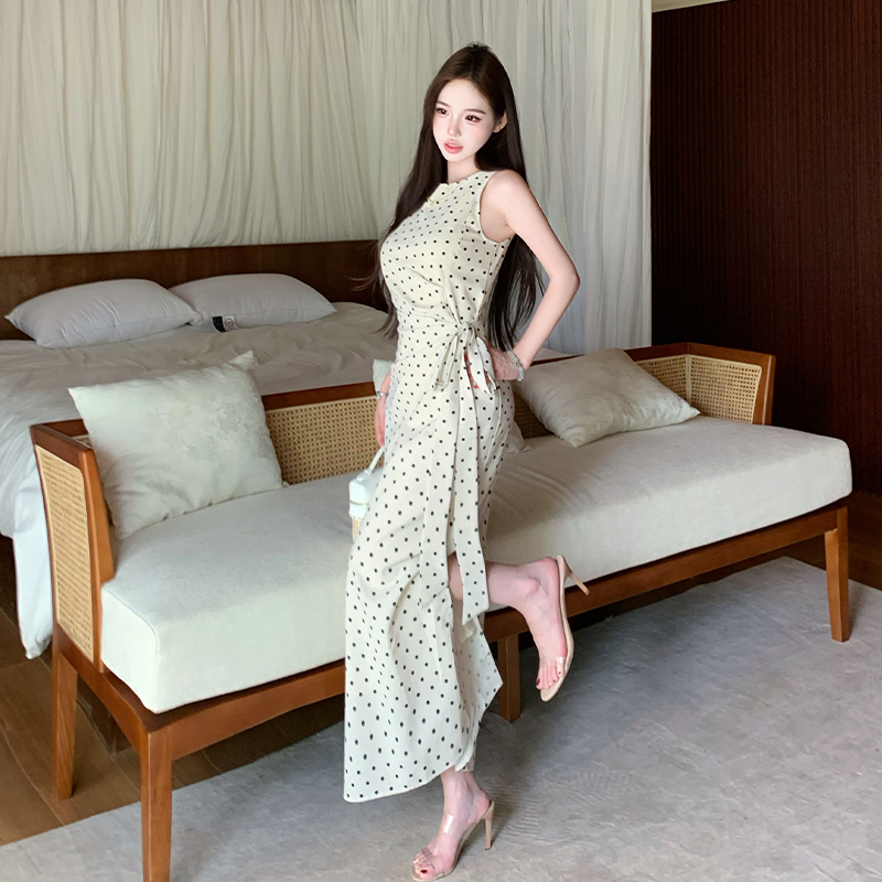 特別漂亮掐腰亞麻無袖收腰波點背心連衣裙女高級感氣質長裙2026夏