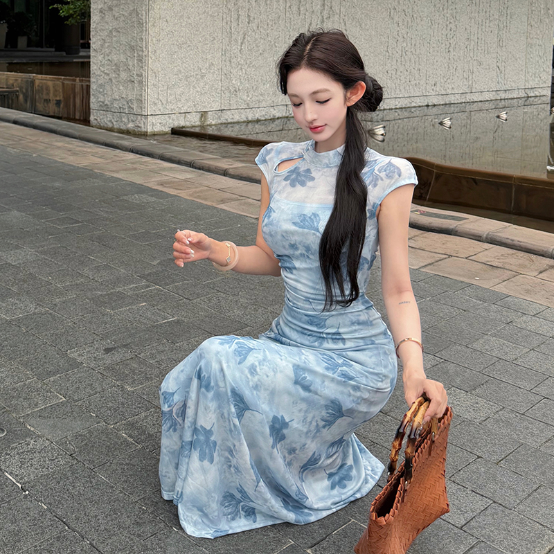 新中式植絨旗袍女夏季新款明媚漂亮吊帶連衣裙溫柔氣質國風長裙