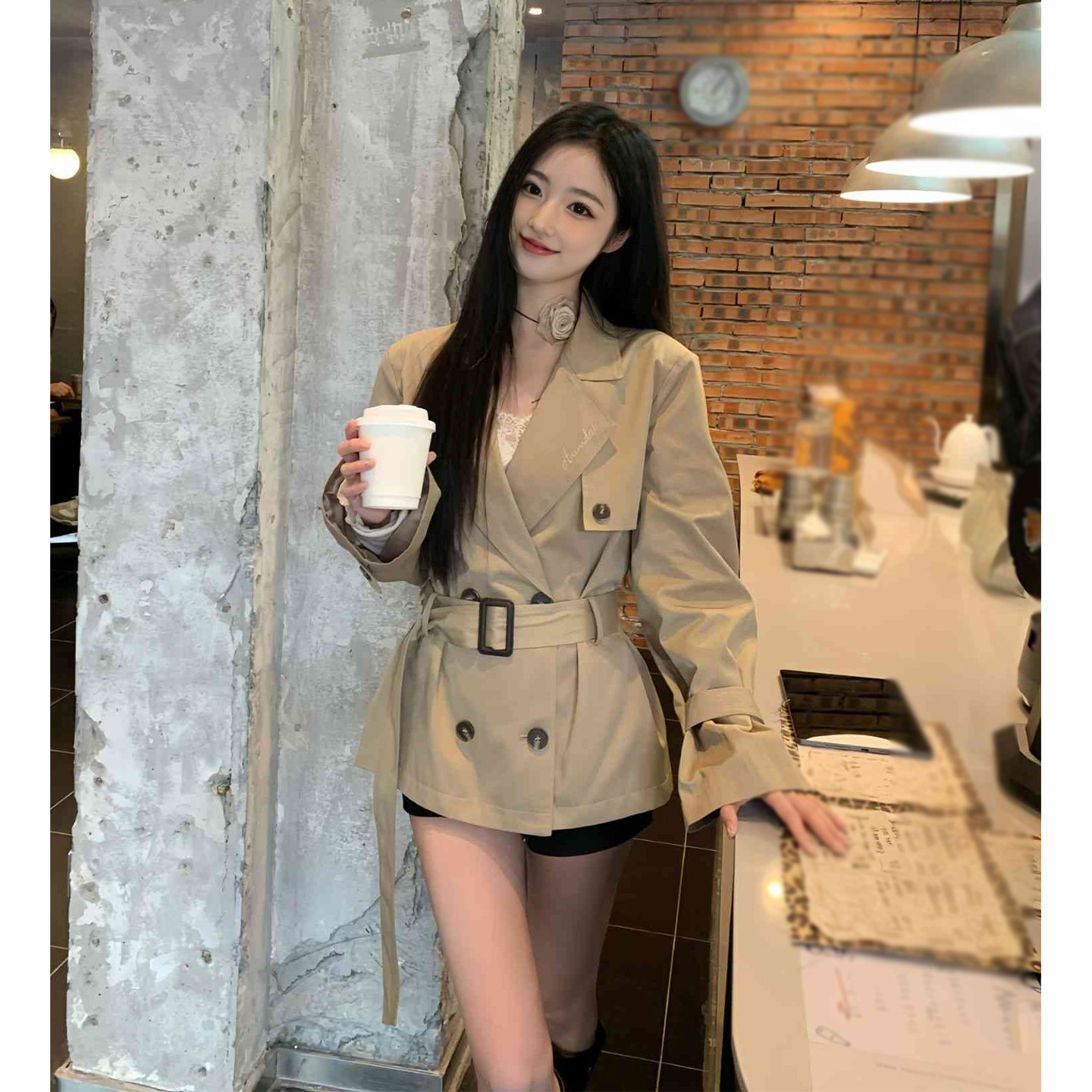 卡其色高级感双排扣短款风衣外套女秋新款小个子大衣