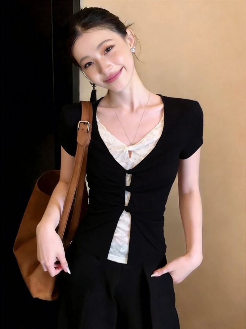 夏季新款假兩件蕾絲鏤空扭結正肩短袖t恤女好看絕美修身甜辣上衣