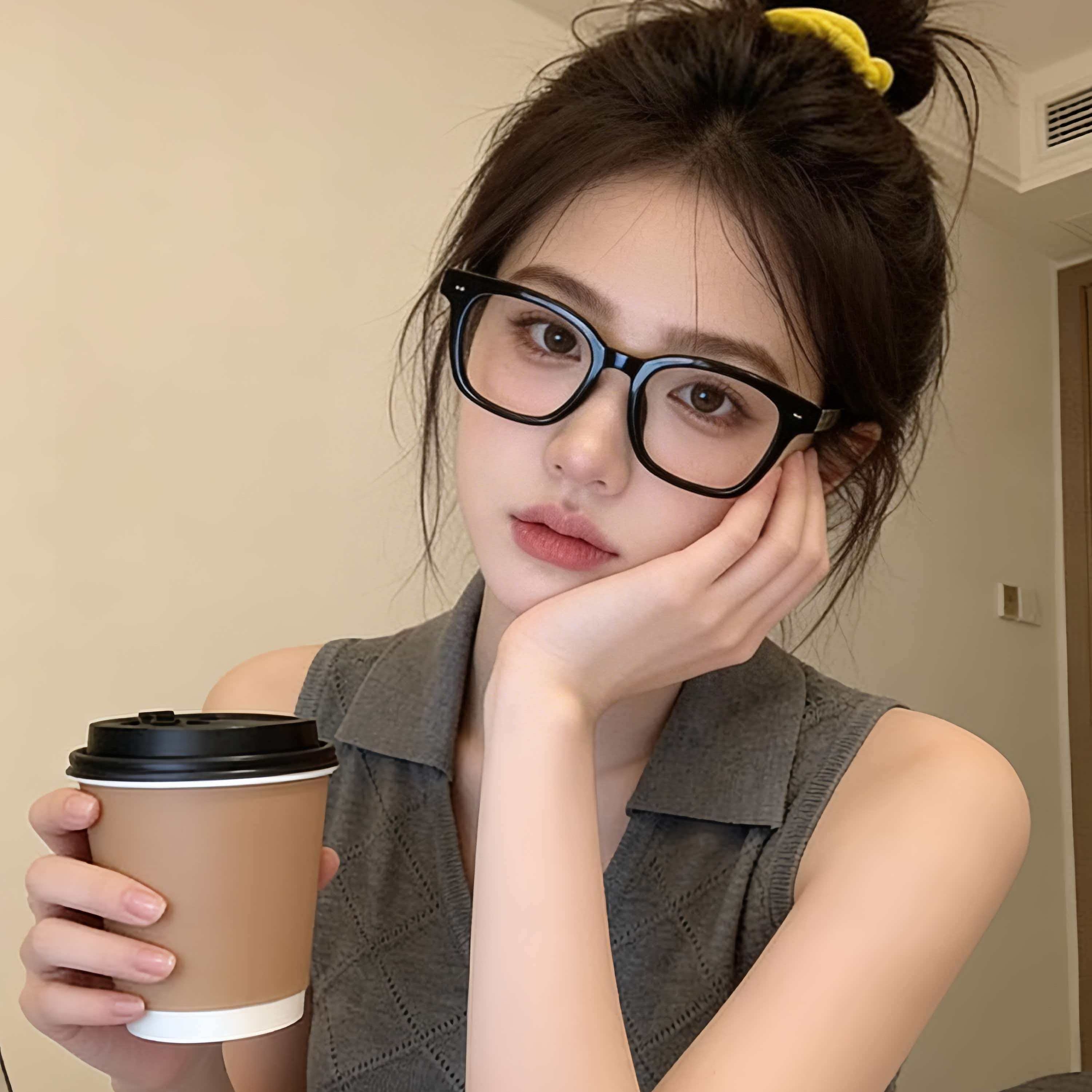 法式復古菱格V領無袖背心女夏季新款設計感小眾修身顯瘦短款上衣