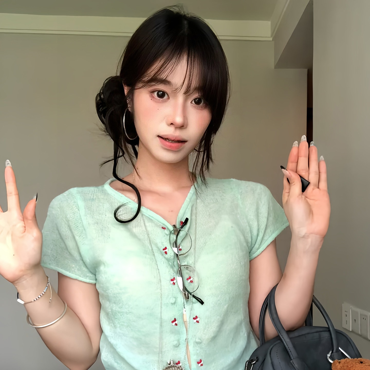 薄荷綠短袖針織開衫女春季釘珠鏤空外套修身顯瘦透氣設計感上衣潮