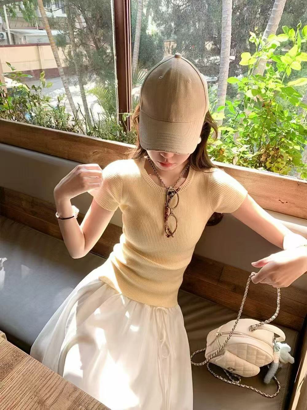 韓版正肩圓領修身短袖T恤女夏季新款緊身顯瘦奶黃色辣妹針織上衣