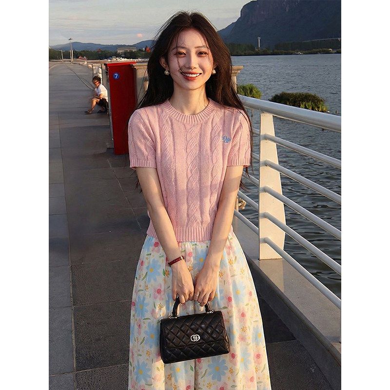 miu系粉色針織短袖女夏季休閑薄款圓領毛衣顯瘦氣質高級感上衣潮