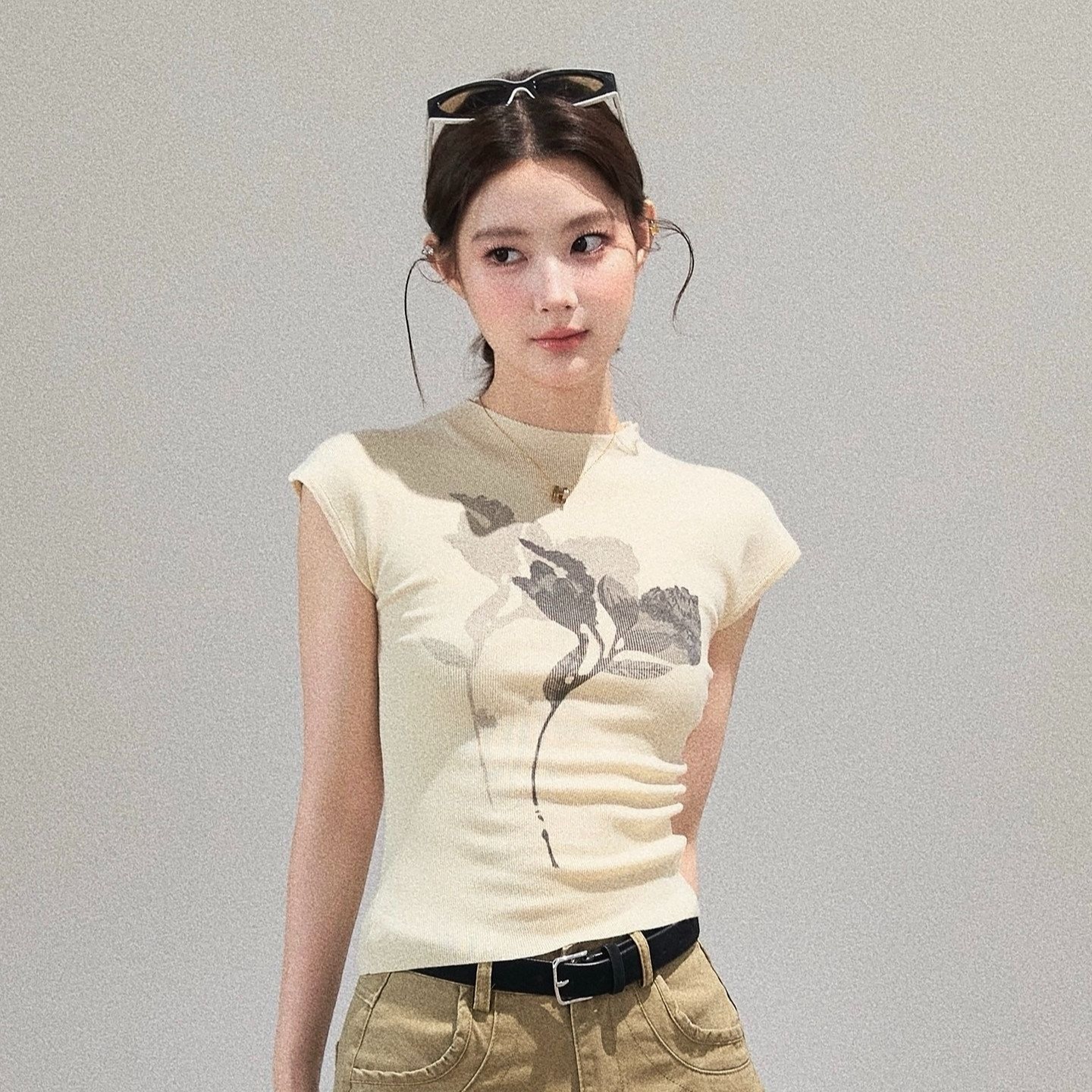 半高圓領印花短袖針織T恤女2026年夏季新款收腰修身顯瘦彈力上衣