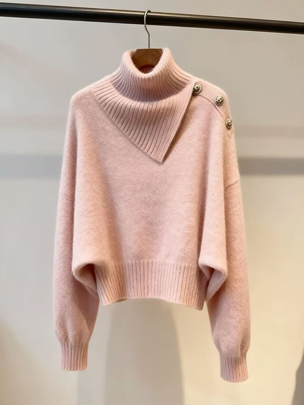 MY15507# 毛衣女款2025新款独特超好看时髦洋气收腰法式高领粉色针织上衣女女裝貨源服裝批發