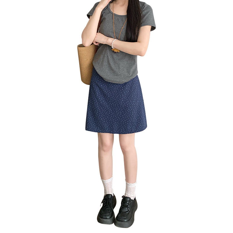 韓系減齡碎花半身裙女高腰顯瘦a字包臀裙松弛感遮肉百搭甜美中裙