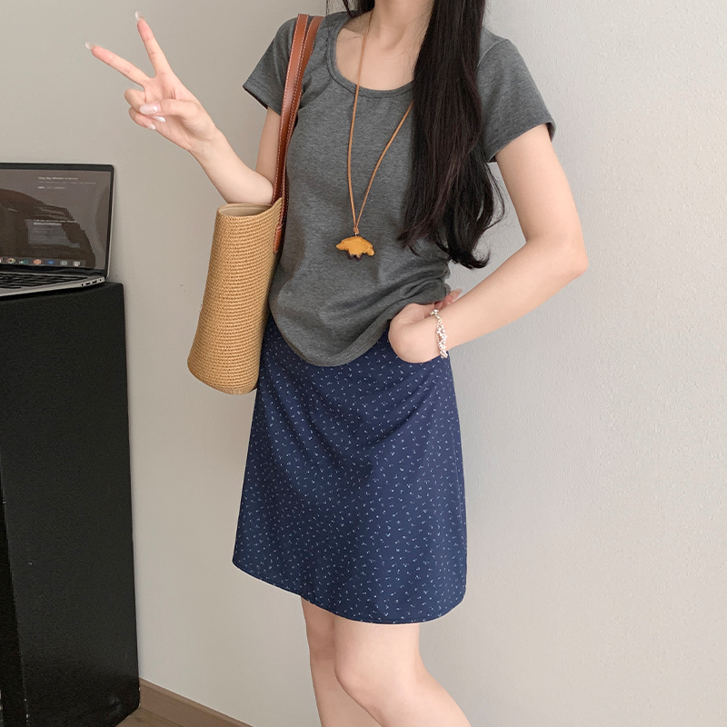 韓系減齡碎花半身裙女高腰顯瘦a字包臀裙松弛感遮肉百搭甜美中裙