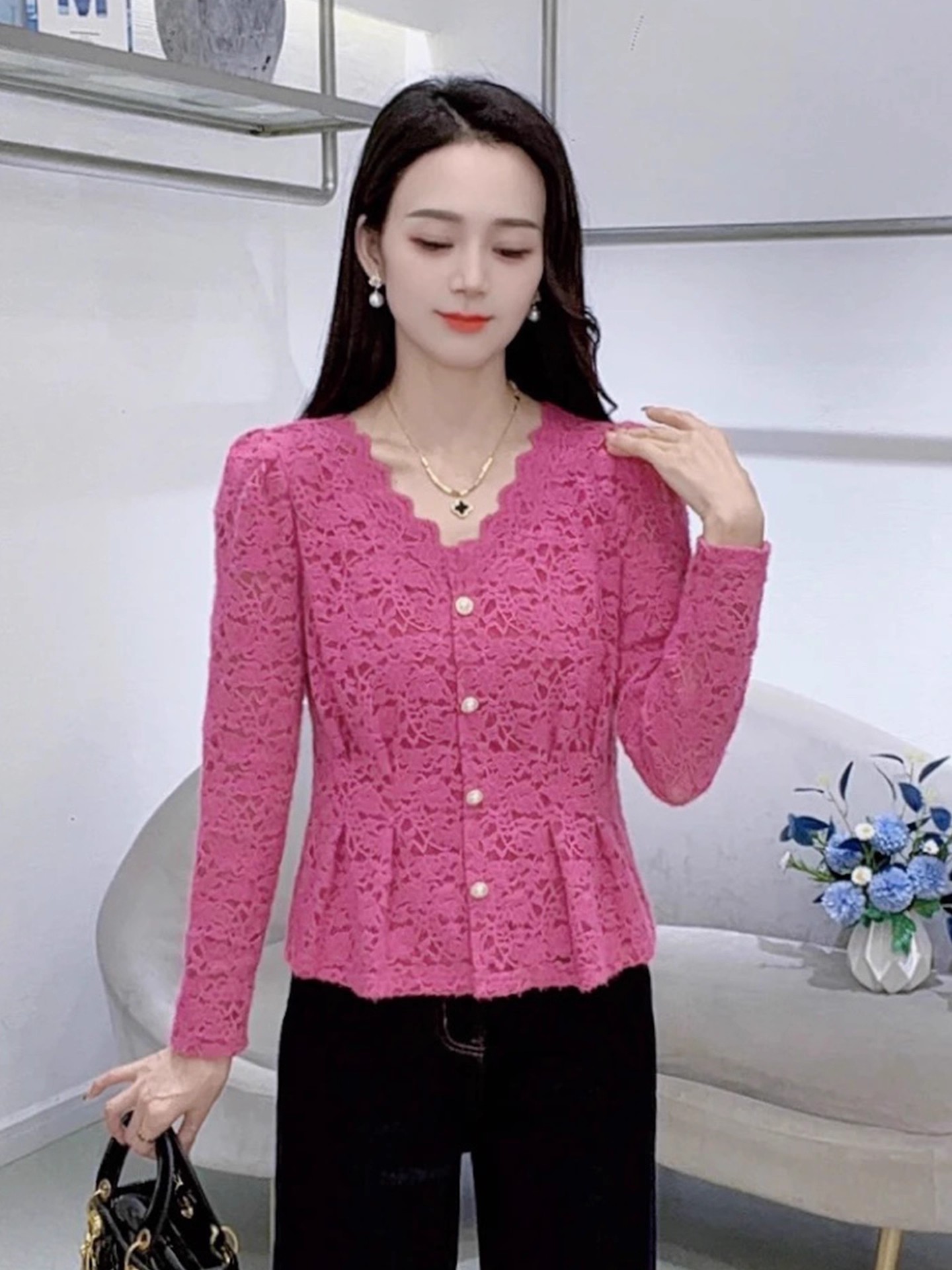 MY17545# 时尚V领蕾丝衬衫女士新款洋气收腰长袖打底小衫百搭减龄上衣女裝貨源服裝批發