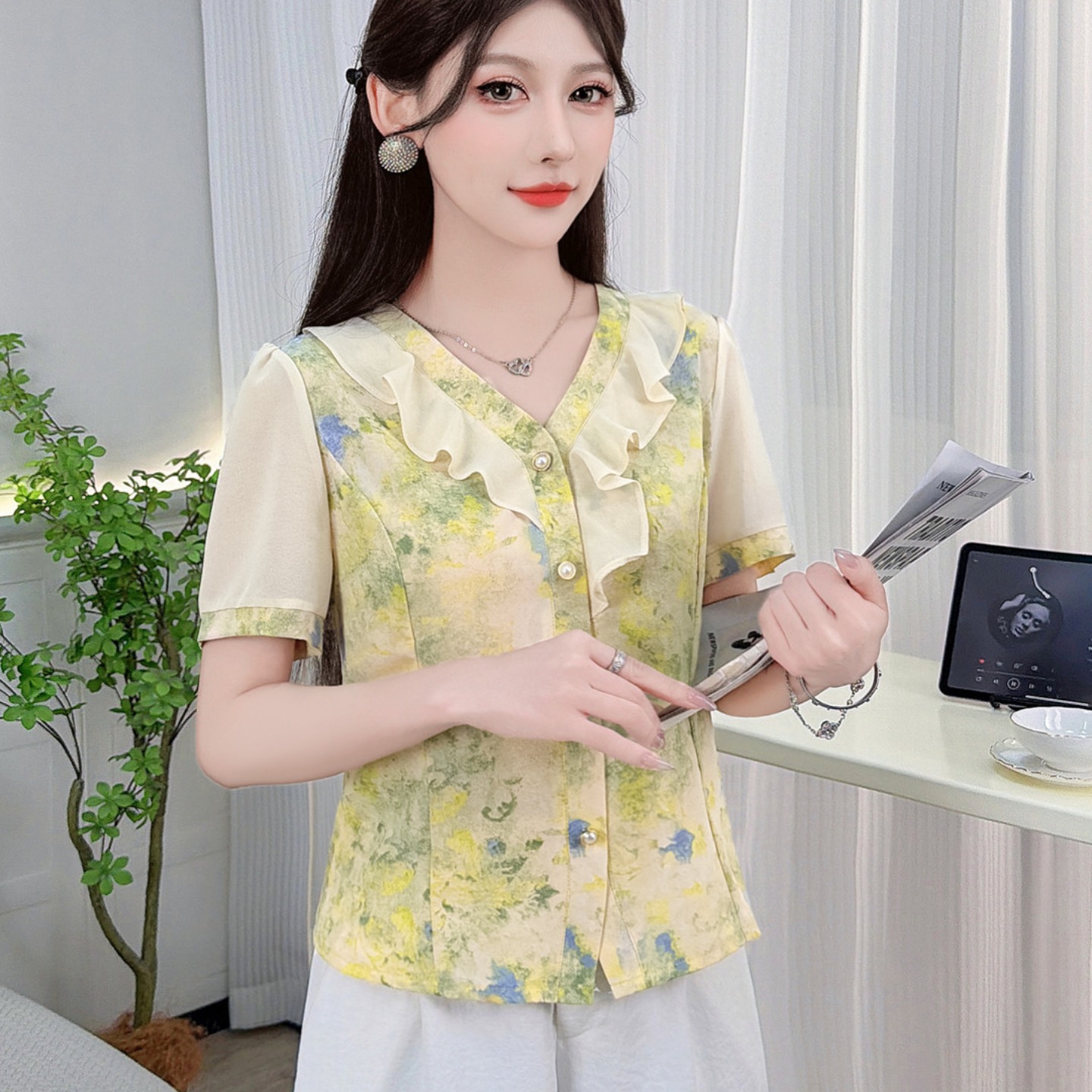 新中式暈染印花短袖上衣女2026夏荷葉邊V領氣質通勤顯瘦雪紡襯衫